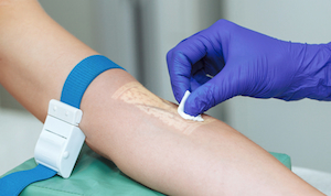 ¿Cómo puede el buscador de venas complementar el flujo de trabajo de la medicina oftálmica y los equipos de imágenes?